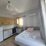 Lea's * Sarandë