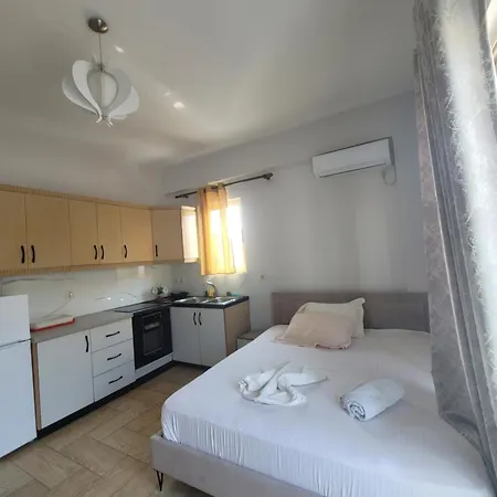 Lea's * Saranda
