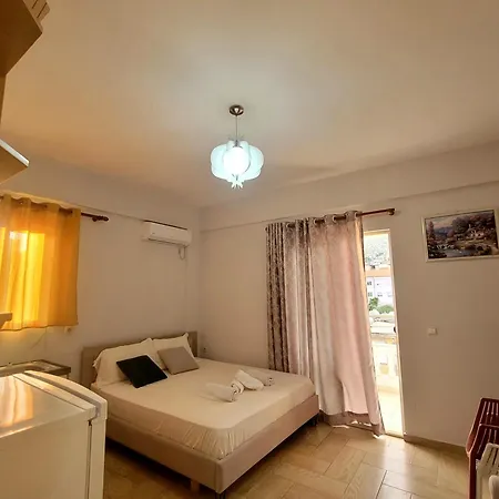 Lea's Sarande