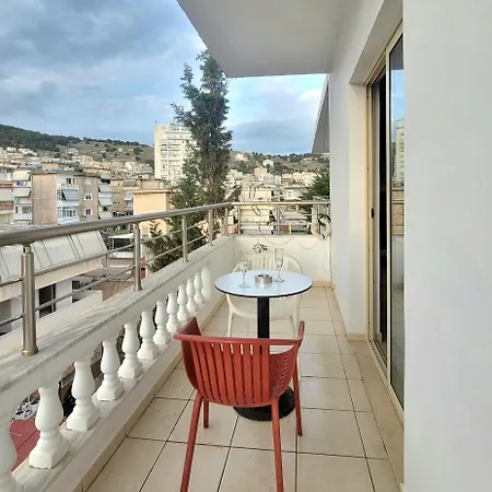 Lea's Sarande